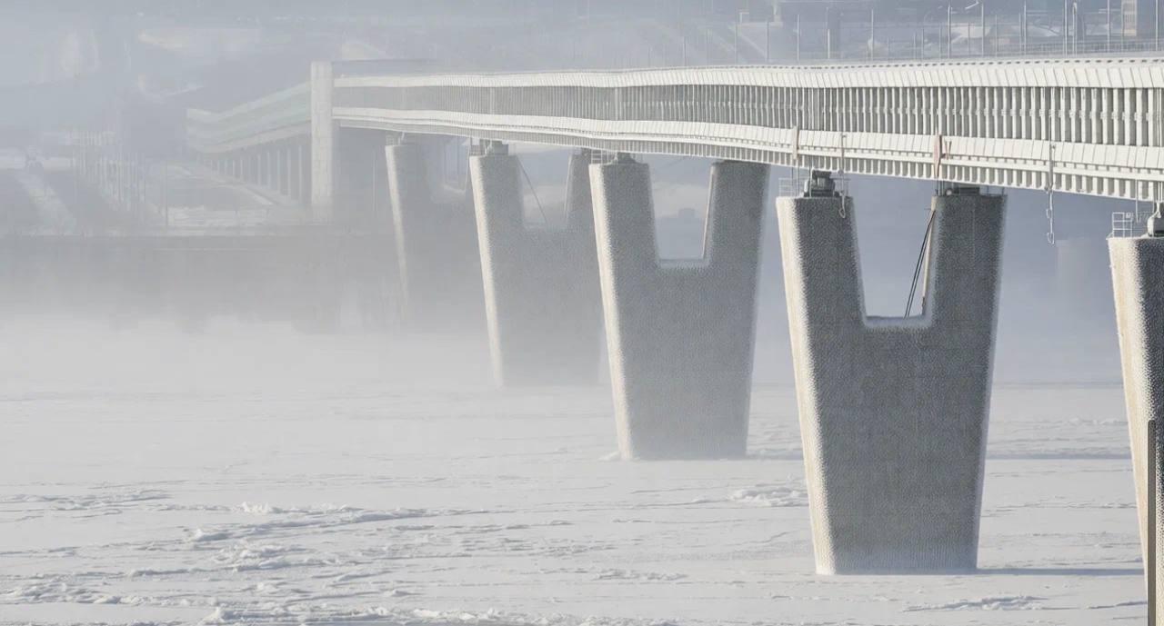 Фото В Новосибирск пришли аномальные морозы: 10 фото, от которых стынет кровь 3